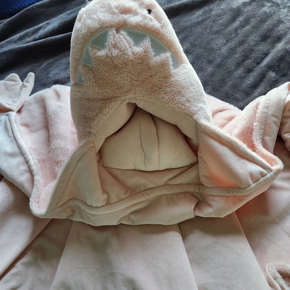 DINOSAUR Pink Hooded Blanket 🦕 - Picture 8 of 10